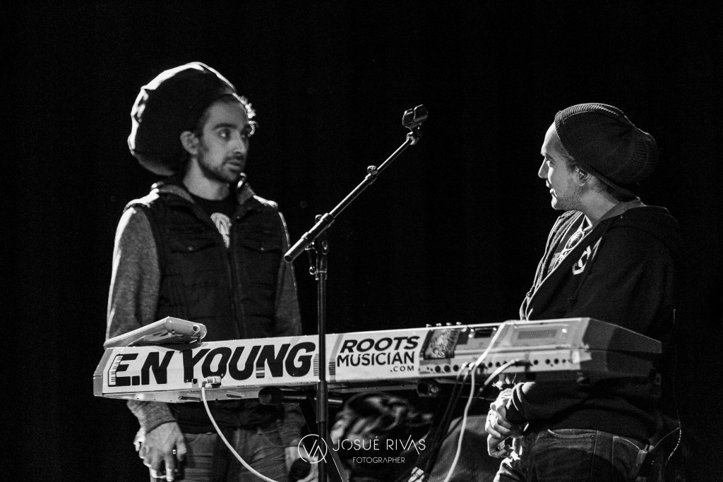 Band mate and producer EN Young arrives for soundcheck